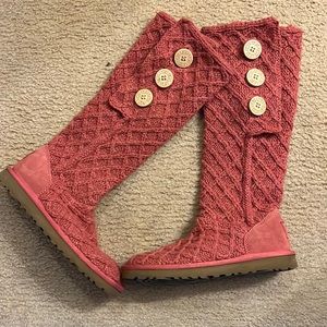 Ugg classic cardy rose pink with gold speckles. Worn only 2-3 times max